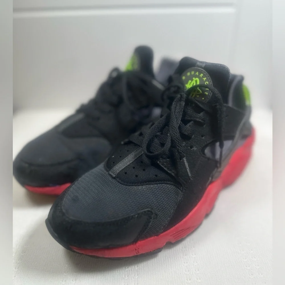 Nike Air Huarache Hyperpunch